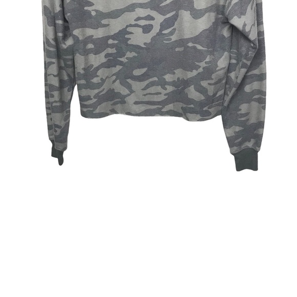 Forever 21 Pale Green Gray Camo Print Sweater Sweatshirt Small - Picture 3 of 8